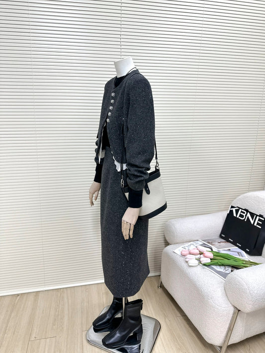 H2218 Women's Suit