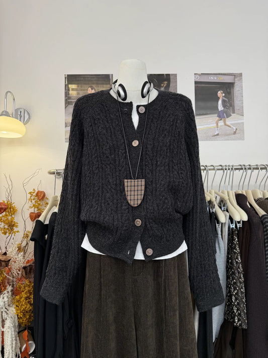 H1982 Cardigan Sweater