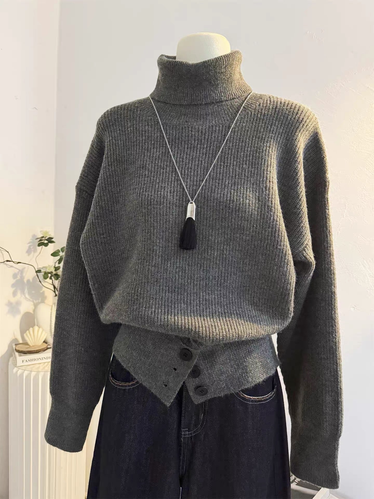 H2061 Turtleneck Sweater