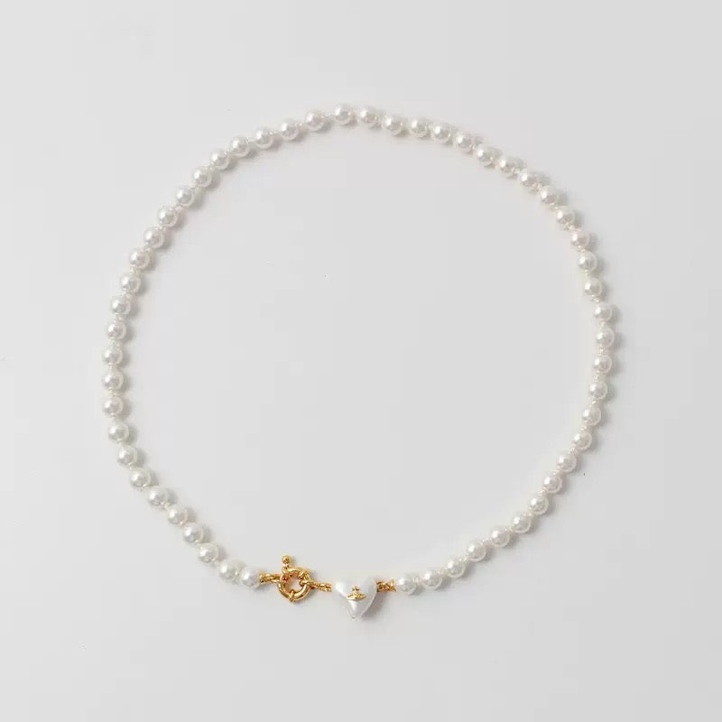 Women’s Stylish and Versatile Pearl Necklace – Exquisite Heart-Shaped Collarbone Chain (J1001)