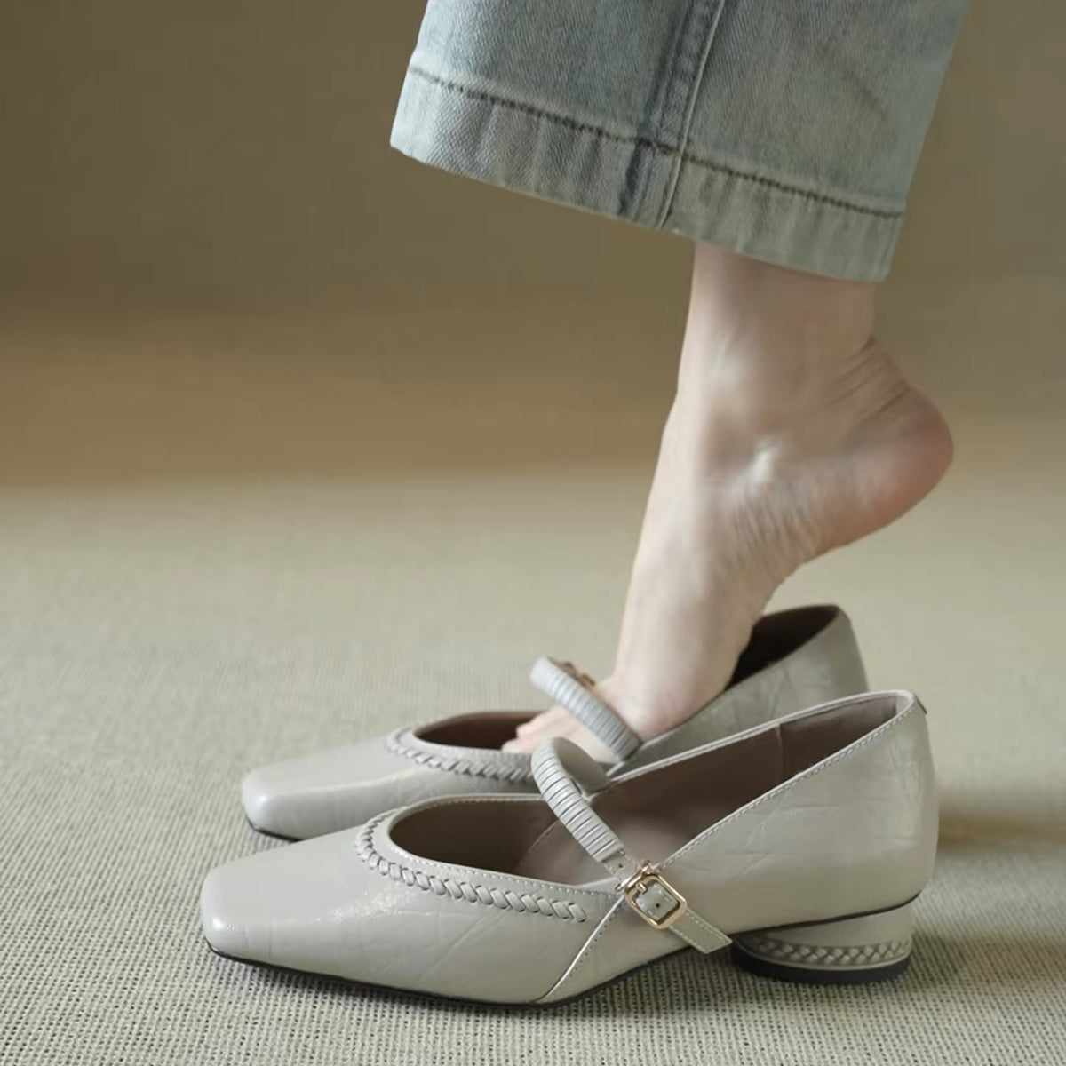 H6403 Women's calfskin shoes