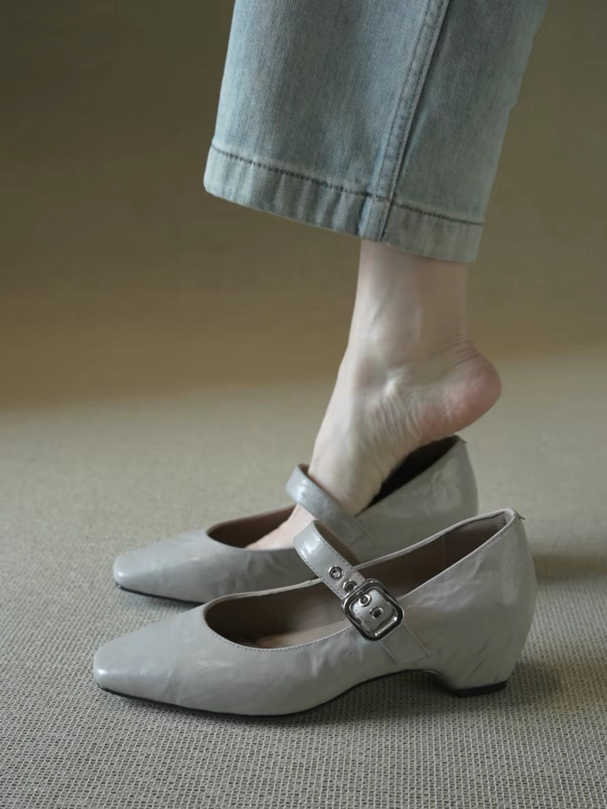 H6162 Women's calfskin shoes