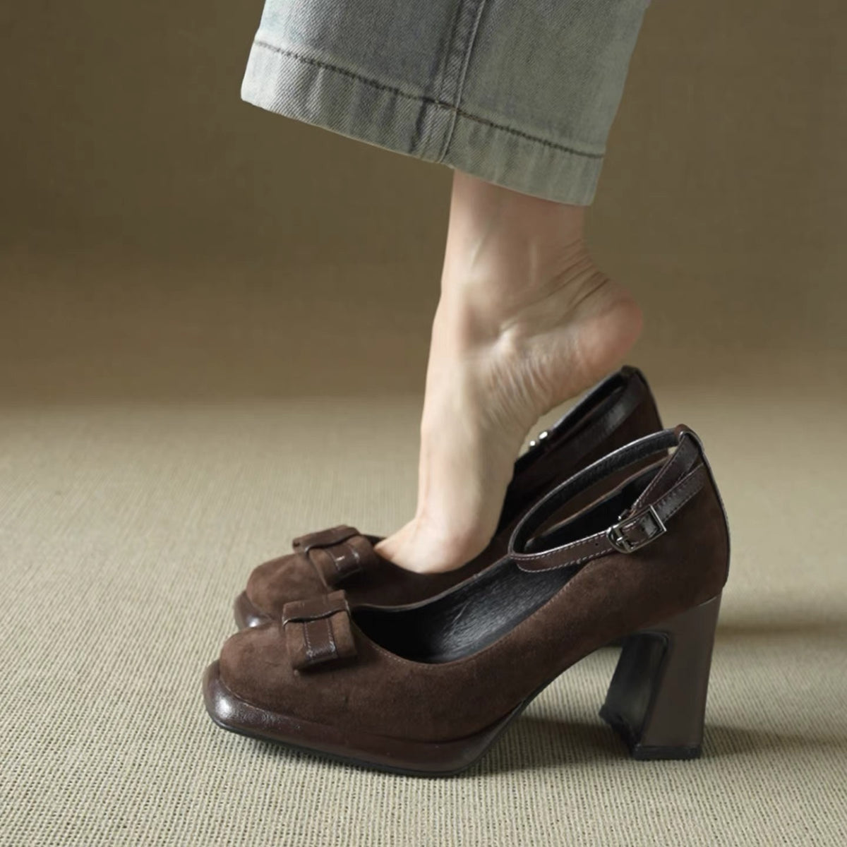 H6155 Women's calfskin shoes