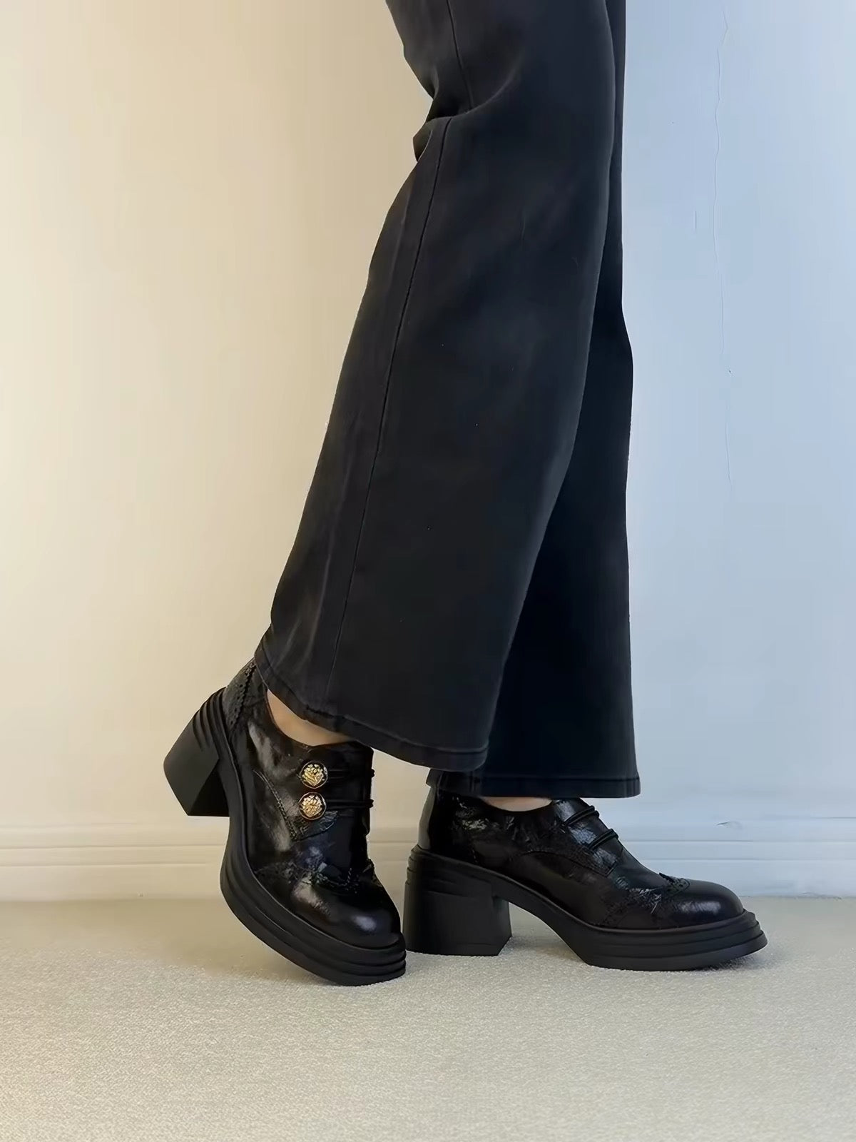H6417 Women's calfskin shoes