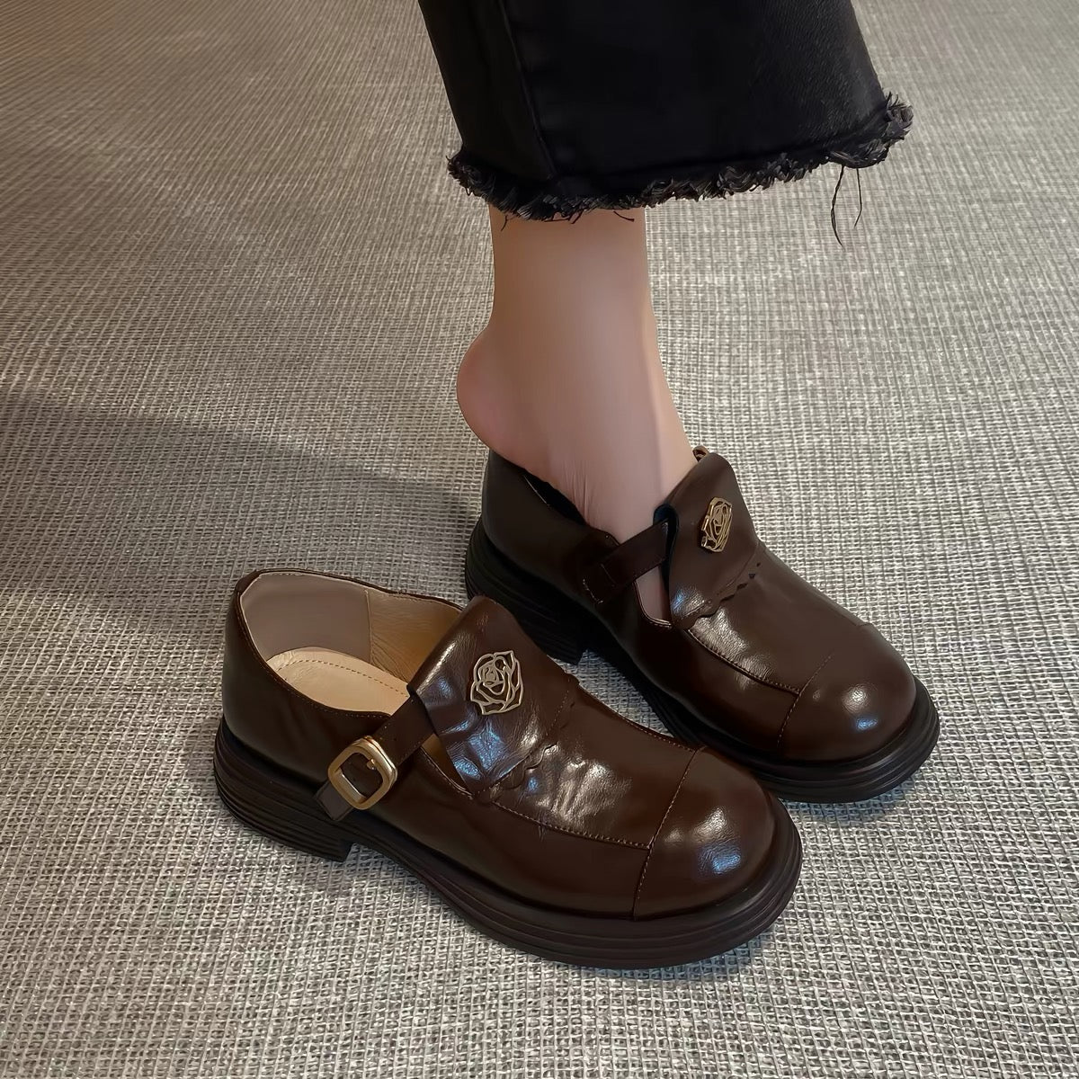 H6430 Women's calfskin shoes