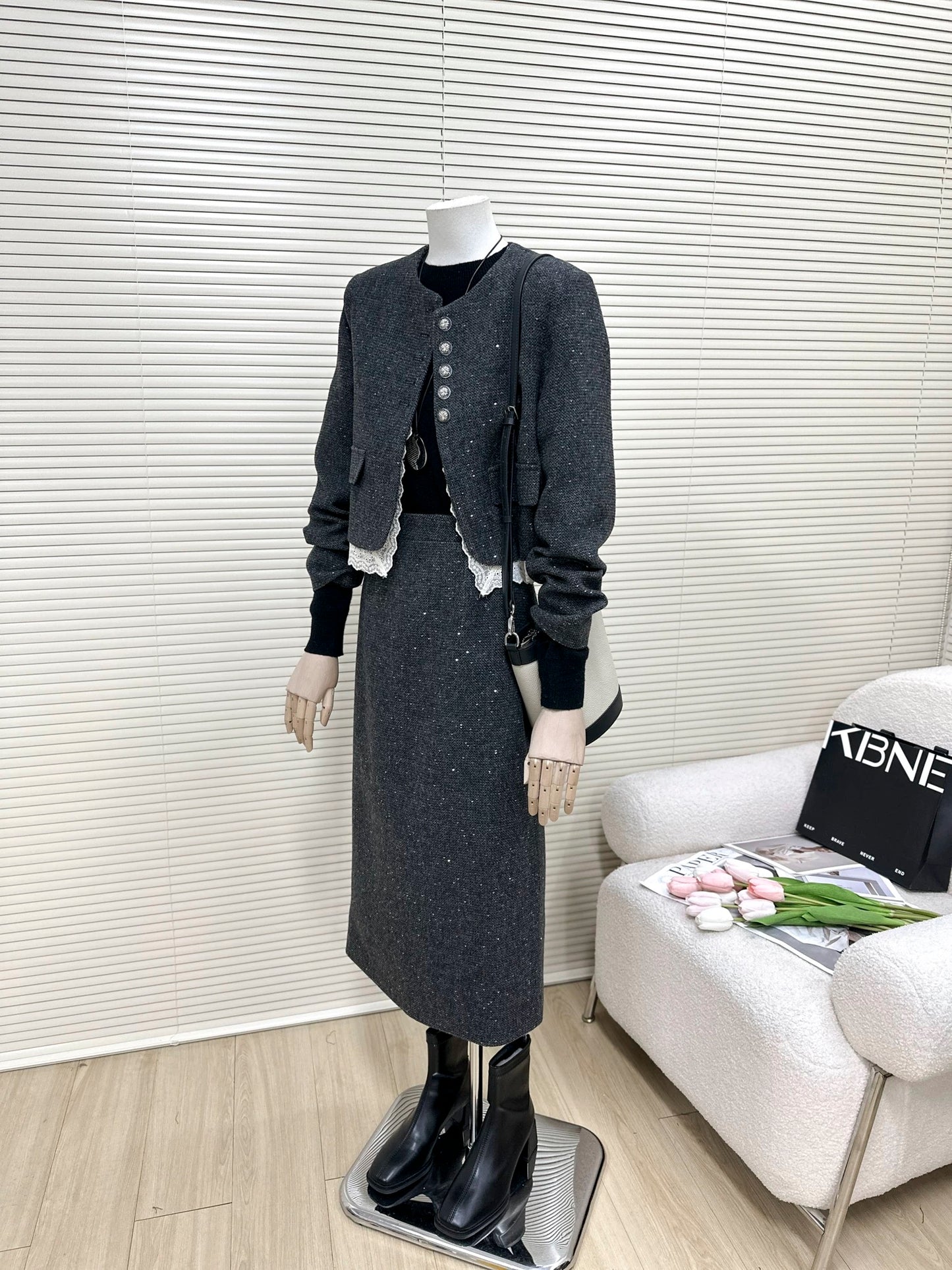 H1582 Women's Suit