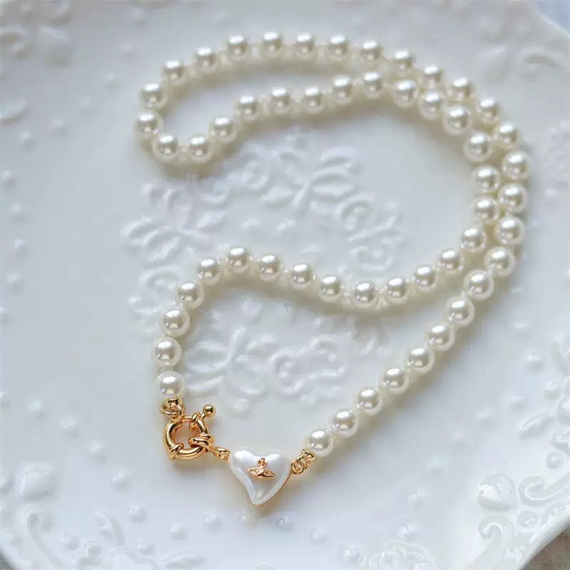 Women’s Stylish and Versatile Pearl Necklace – Exquisite Heart-Shaped Collarbone Chain (J1001)