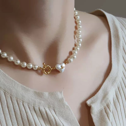 Women’s Stylish and Versatile Pearl Necklace – Exquisite Heart-Shaped Collarbone Chain (J1001)