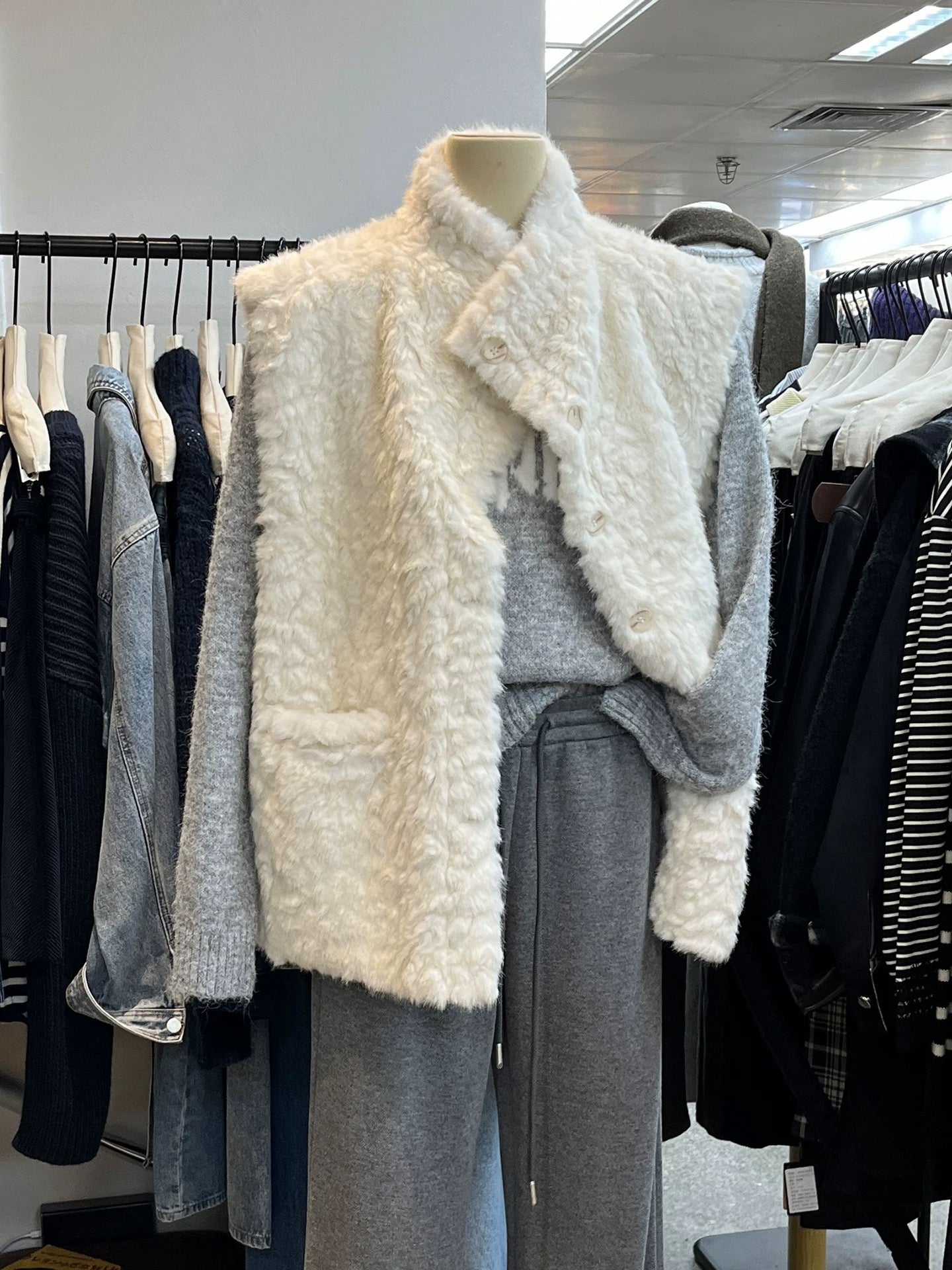 H1315 Women's Cashmere Vest