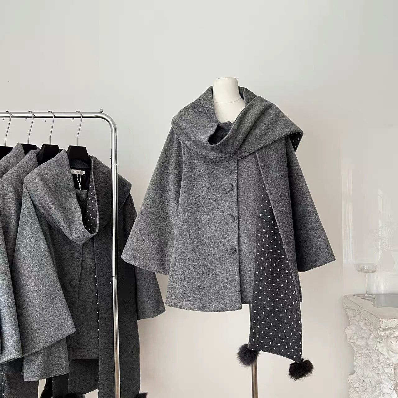 H1354 Women's Wool Cape